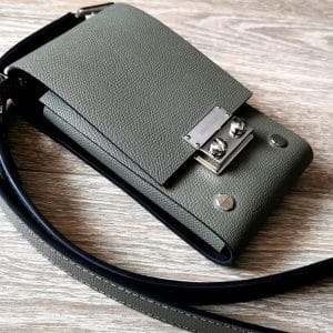 TELEFONO RANKINĖ SU ODINE RANKENA