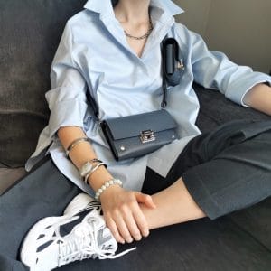 DVIEJŲ DALIŲ NATŪRALIOS ODOS RANKINĖ