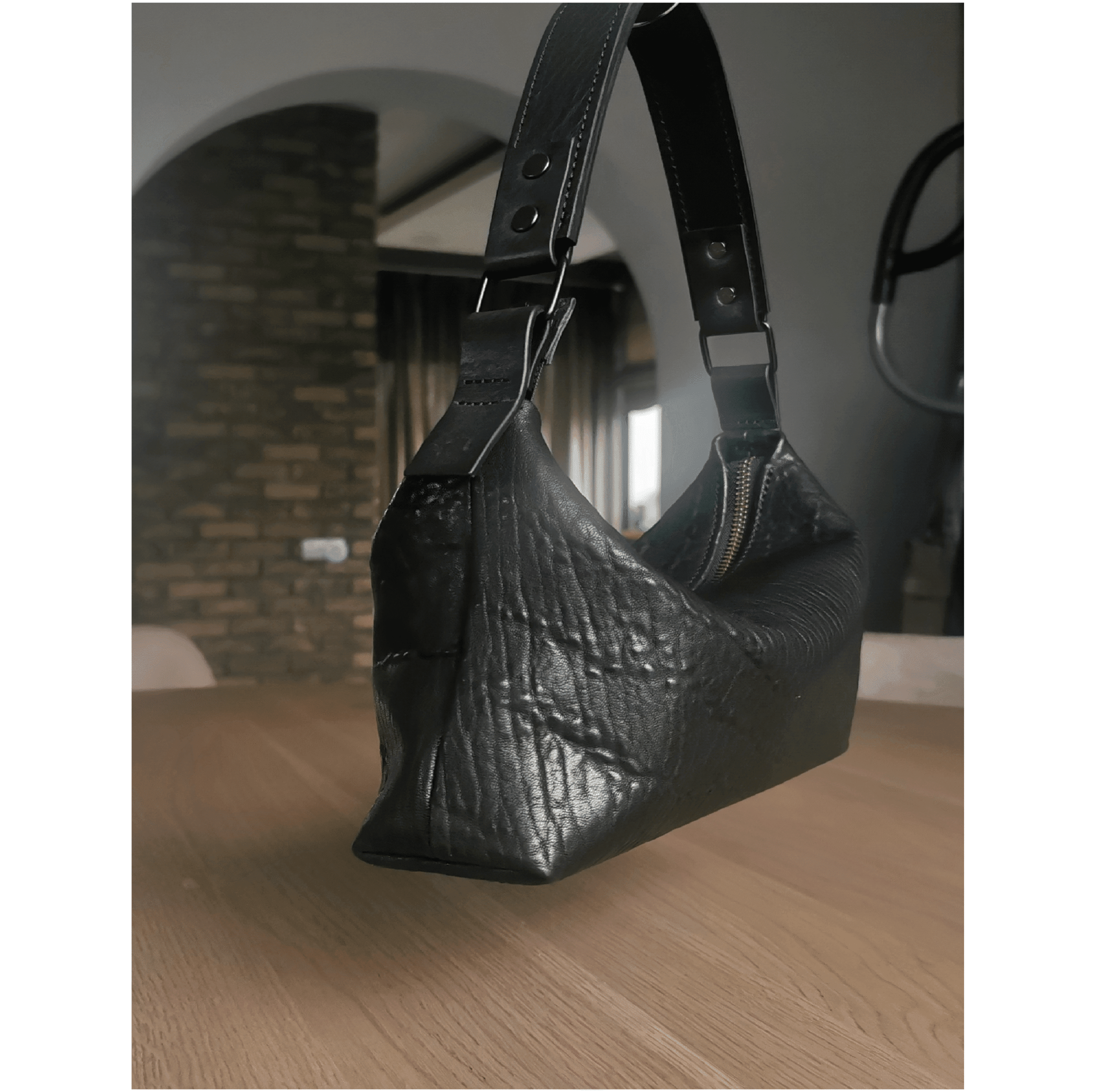 Minkštos odos rankinukas