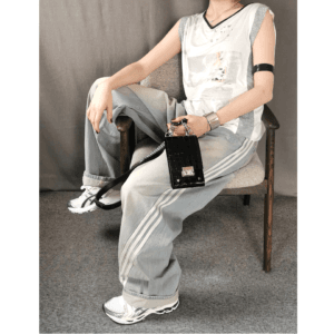 TELEFONO RANKINĖ SU GRANDINĖLE + ODINE RANKENA